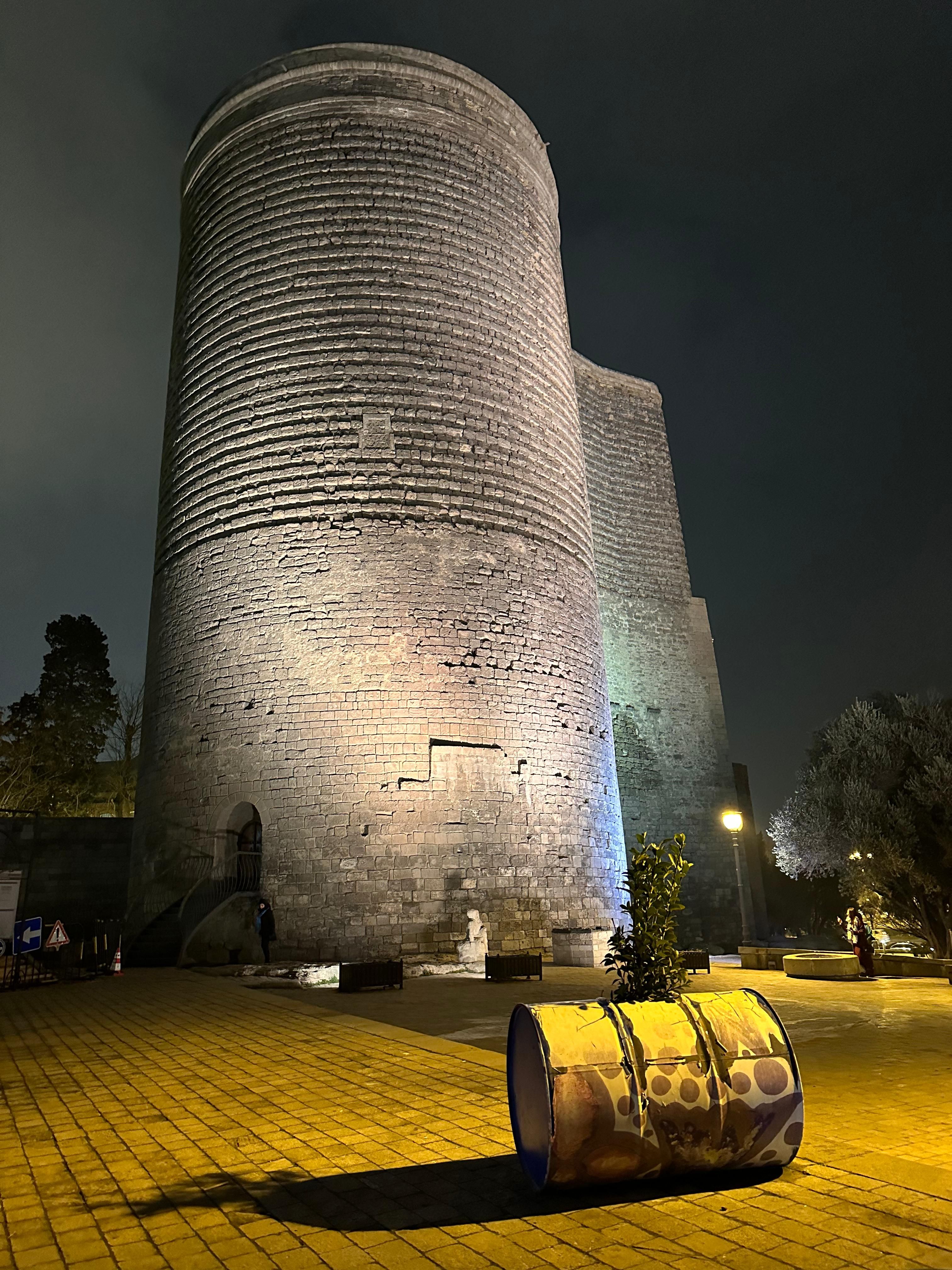 Девичья Башня в Ичери-Шехер — Баку. Фото 2